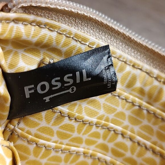 Fossil Key-Per Zipper Wristlet Vintage - Picture 10 of 13